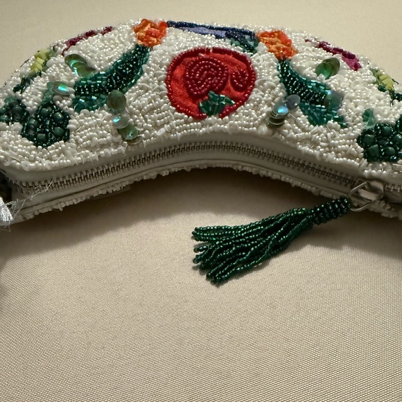 Handcrafted in India Beaded Bag Vegetables with Gingham Interior - Picture 7 of 9